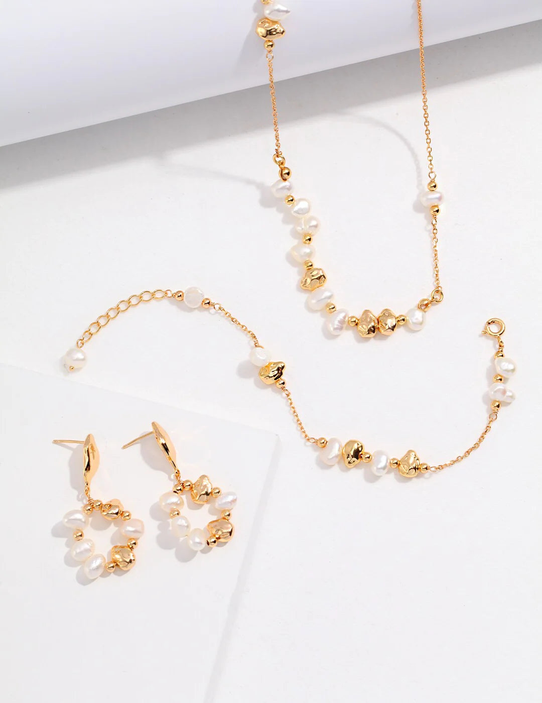 Baroque Pearl and Irregular Gold Ball Bracelet