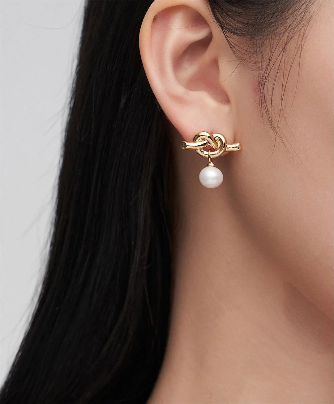 Knot Design Pearl Earrings