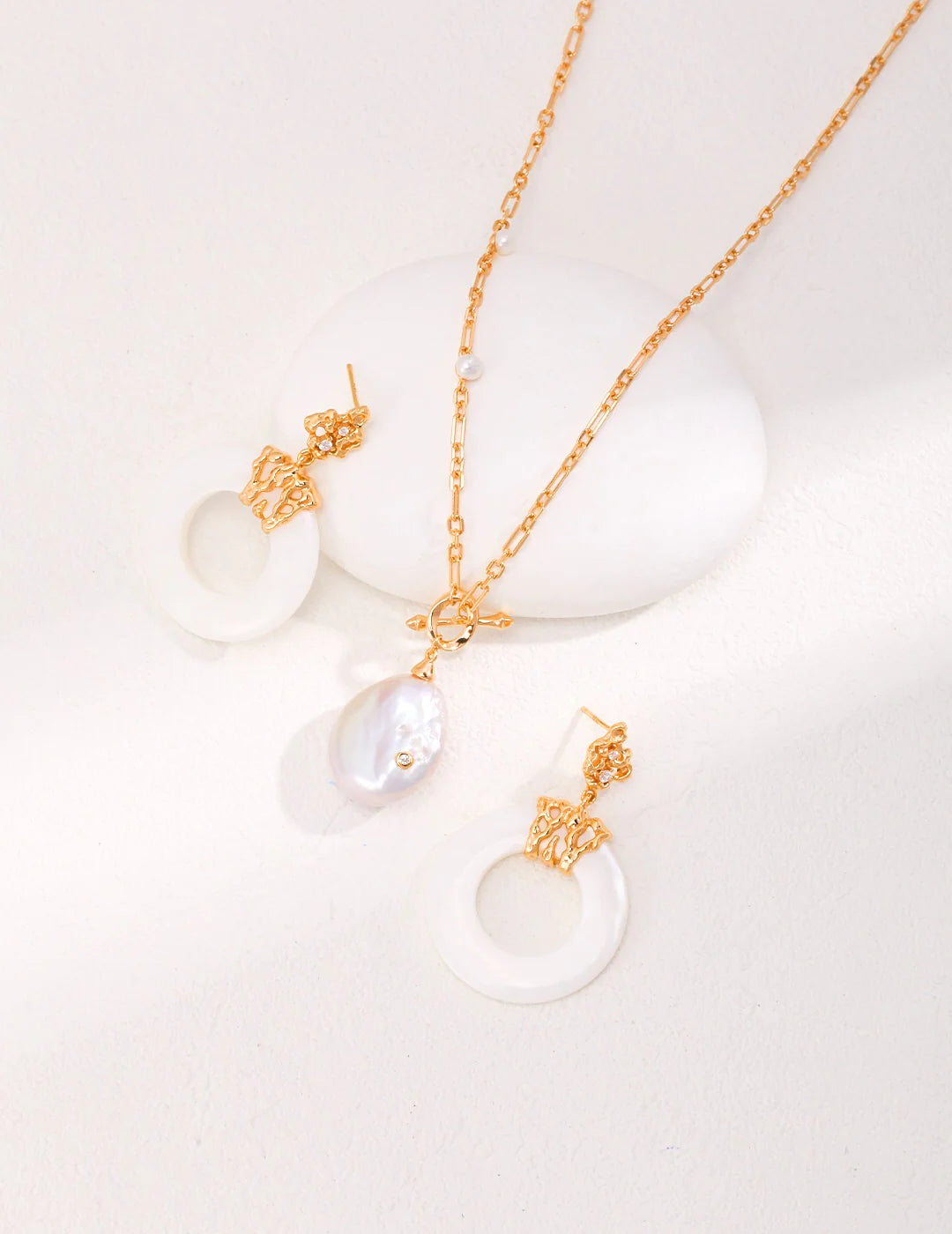 Hollow round Shell Drop Earrings