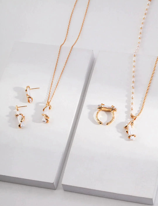 Pillar Long Pendant Pearl Necklace