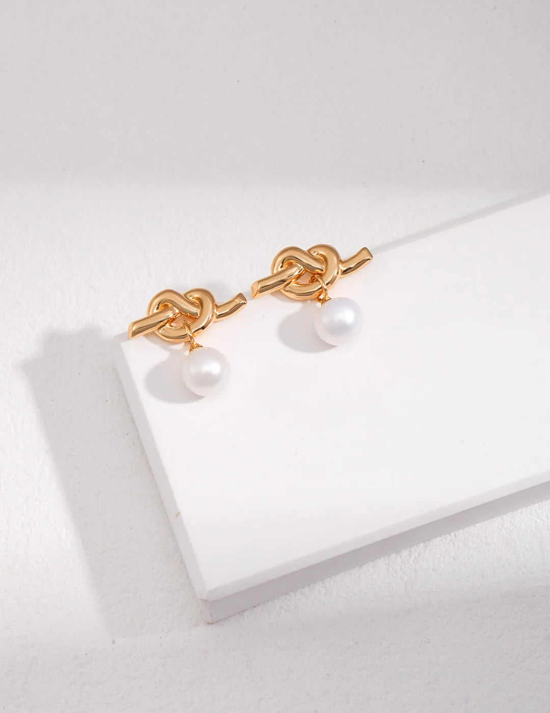 Knot Design Pearl Earrings